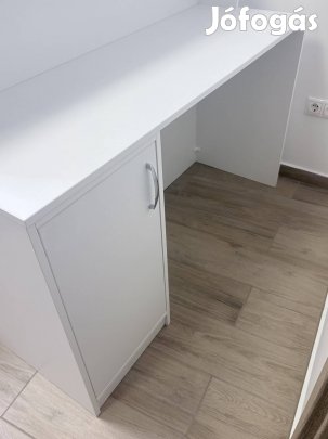 Egyedileg tervezett pult 