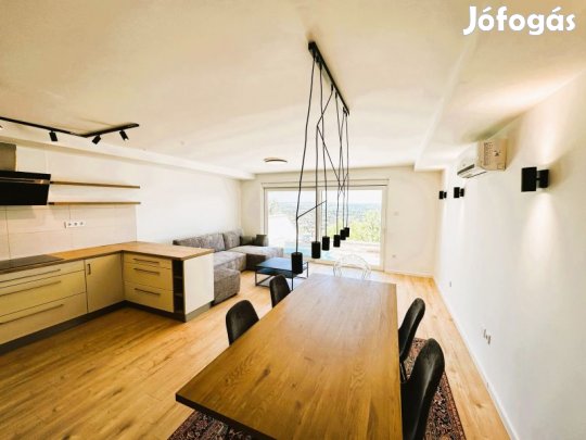 Egyedülálló otthon Pécs szívében  örök panorámával!