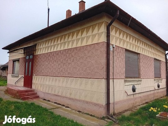 Egyeken családi ház eladó