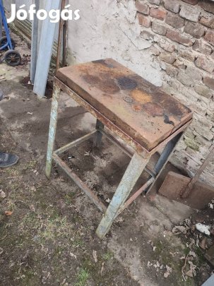 Egyengeto lapos asztal