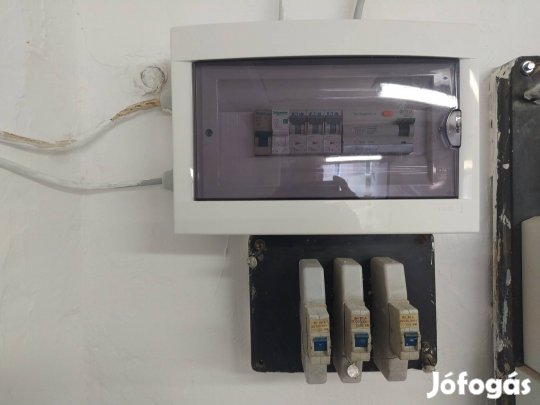 Egyetem Sugár út kiadó garázs