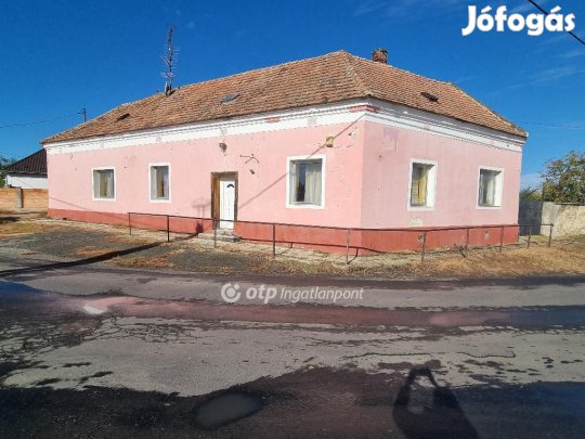 Egyházaskeszői eladó 633 nm-es ház
