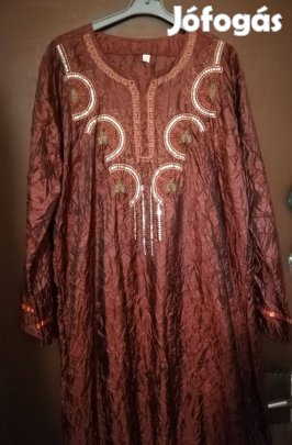 Egyiptomba vásárolt hosszú bordó új gyűrt selyemruha,45-méretben!/69