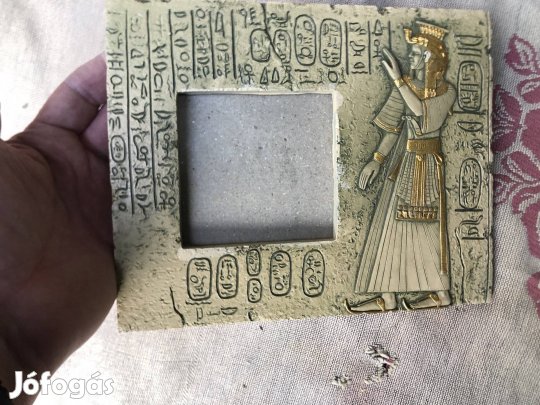 Egyiptomi mintás kepkeret 2000 Ft 