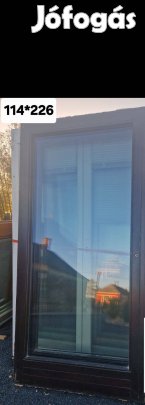 Egyszárnyú fenyő teraszajtó