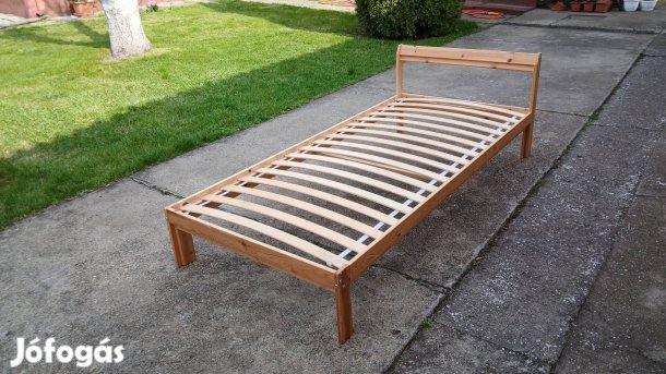 Egyszemélyes IKEA-ágy matraccal