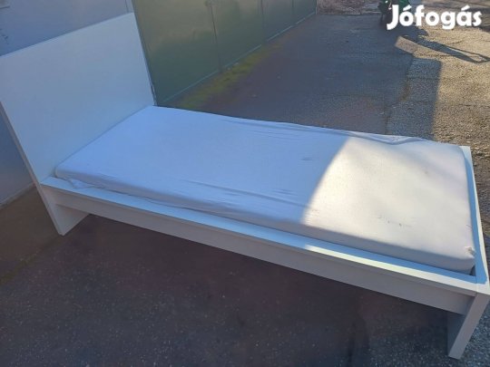 Egyszemélyes ágy
