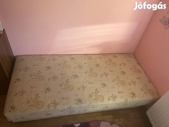 Egyszemélyes ágy