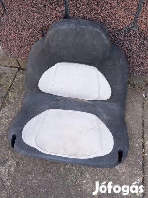 Egyszemélyes elektromos kisautó ülés