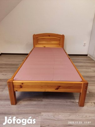 Egyszemélyes fenyő ágy