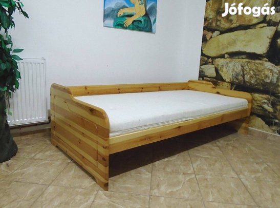 Egyszemélyes fenyőfa ágy 90x200