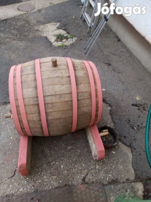 Egyszer használt tölgyfahordó