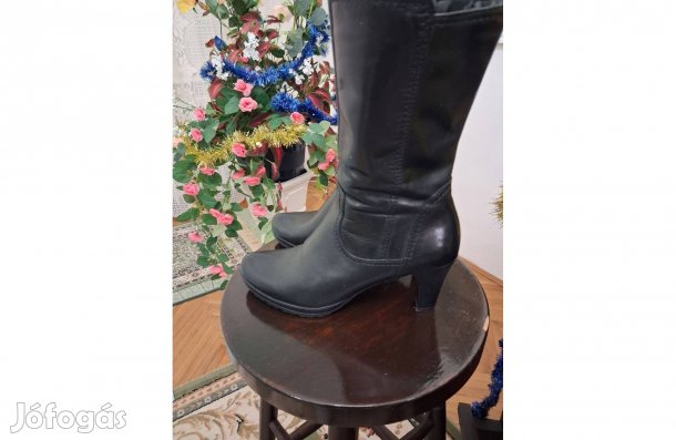 Egyszer sem használt magassarkú és magas szárú Tamaris csizma eladó