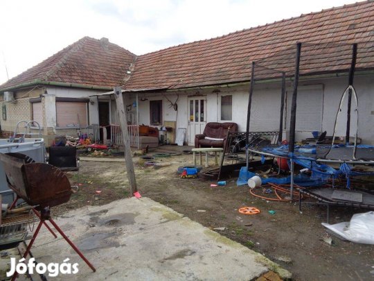 Egyszintes, 4 Szobás Családi Ház Abán Eladó !