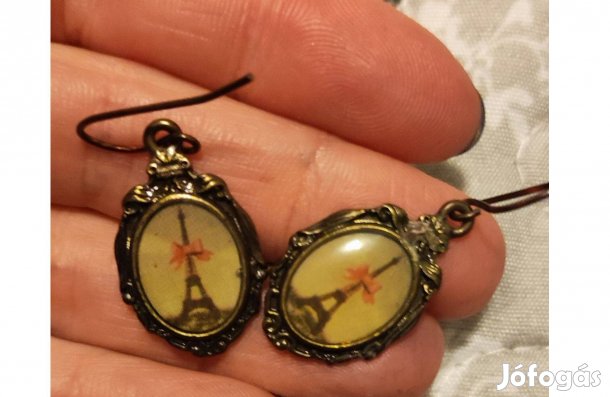 Eiffel tornyos fülbevaló