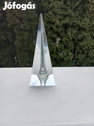 Eiffel torony üvegből, optikai térhatású