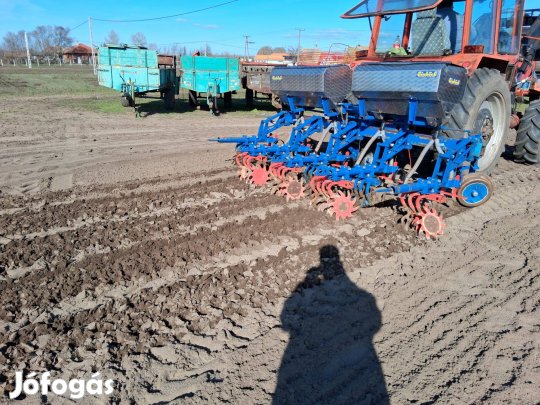 Einböck 4 soros sorközművelő forgókapás műtrágya adagolóval