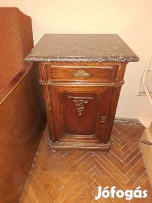 Éjjeli szekrény 2 db