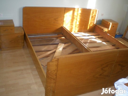 Éjjeli szekrény 2db és Ágy 2 db