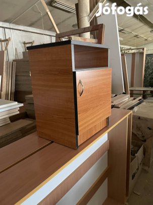 Éjjeli szekrény eladó