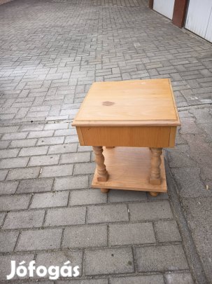 Éjjeli szekrény eladó 