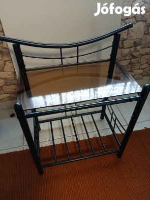 Éjjeli szekrény eladó