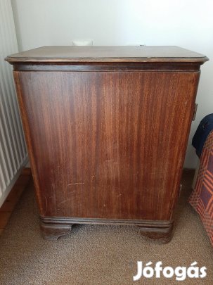 Éjjeli szekrények az 50-es évekből