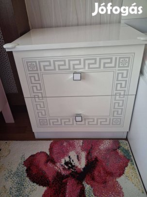 Éjjeliszekrény