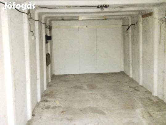 Ekadó újszegedi garázs