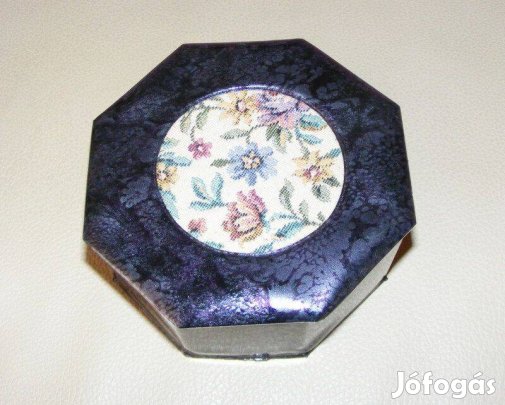 Ékszertartó dobozka