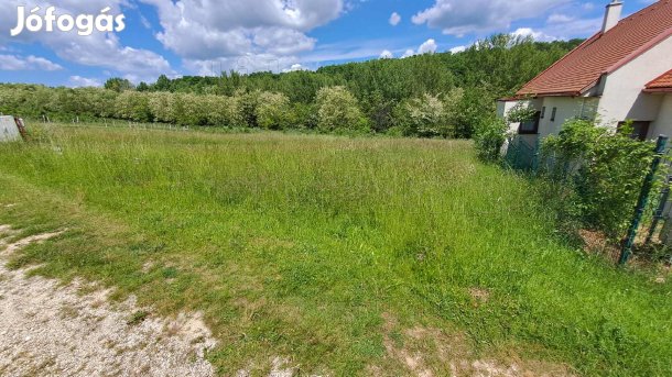 Elad ptsi telek Eplnyben!