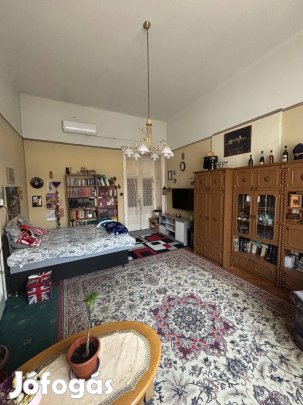 Eladásra kínálok egy VI. kerületi ingatlant az Izabella utcában