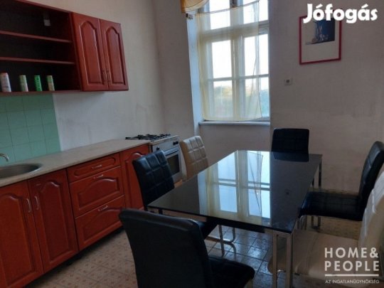 Eladásra kínálok egy családi házat Csanyteleken!