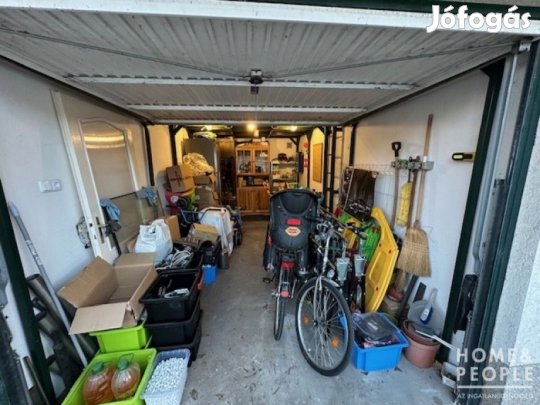 Eladásra kínálok egy galériás garázst Szegeden!