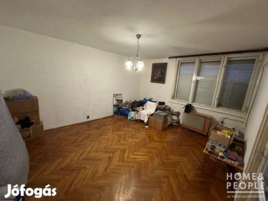 Eladásra kínálok egy társasházi lakást Hódmezővásárhelyen!