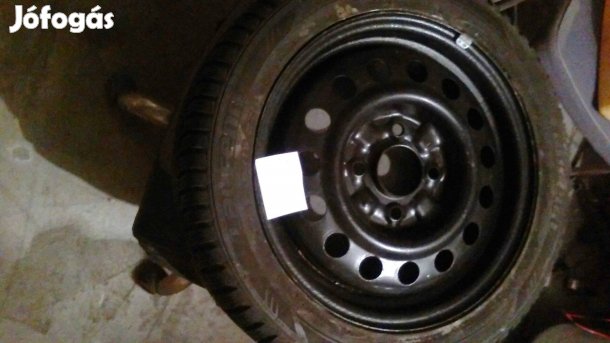 Eladó15"-os acélfelni garnitúra téligumikkal