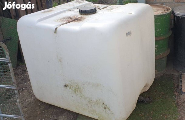 Eladó 1000 l tartály, vízgyűjtő