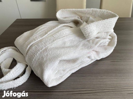 Eladó 100% pamut kapucnis fürdőköpeny L-es méret