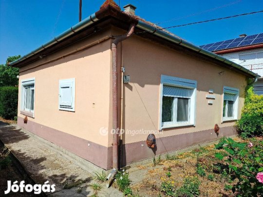 Eladó 100 nm-es ház Békéscsaba
