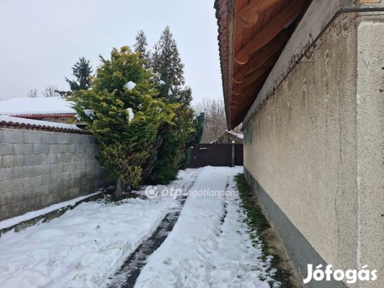 Eladó 100 nm-es ház Bölcske