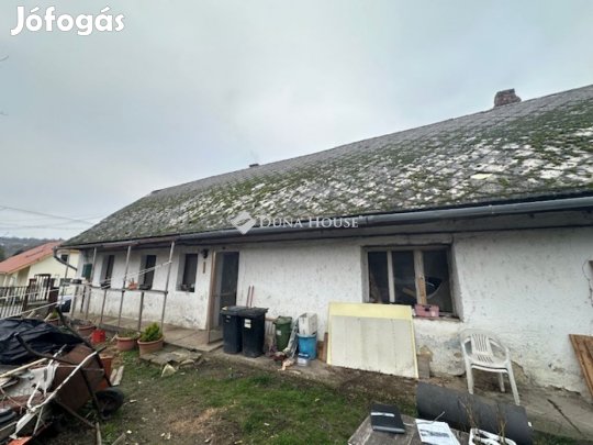 Eladó 100 nm-es ház Etyek
