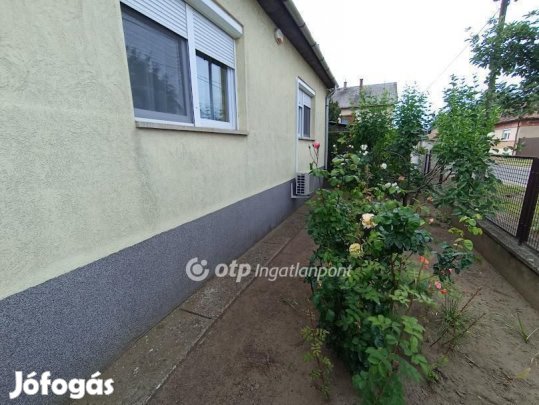 Eladó 100 nm-es ház Hatvan