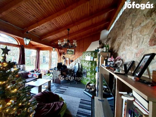 Eladó 100 nm-es ház Pannonhalma