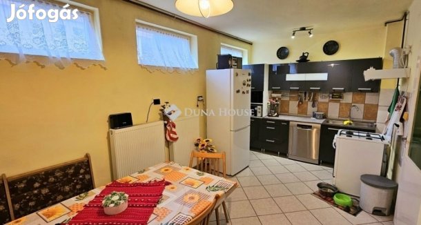 Eladó 100 nm-es ház Pécs