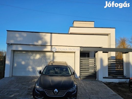 Eladó 100 nm-es ház Tápióság