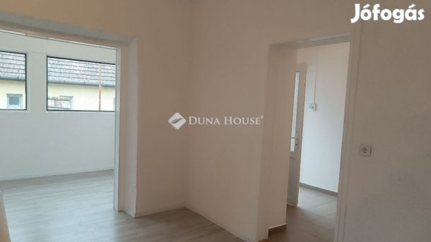 Eladó 100 nm-es ház Tápiószecső