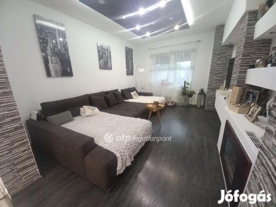 Eladó 100 nm-es ház Téglás