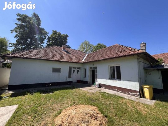 Eladó 101 nm-es Felújítandó Családi ház Gyula