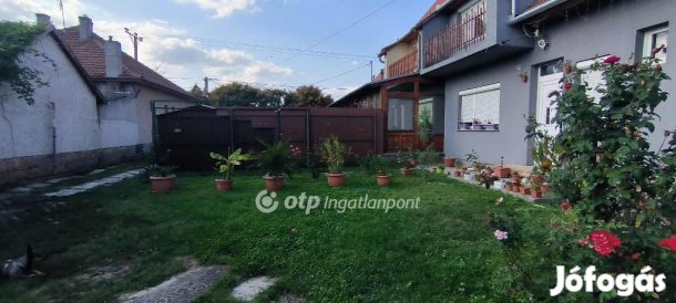 Eladó 102 nm-es ház Békéscsaba