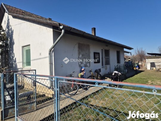 Eladó 102 nm-es ház Siófok